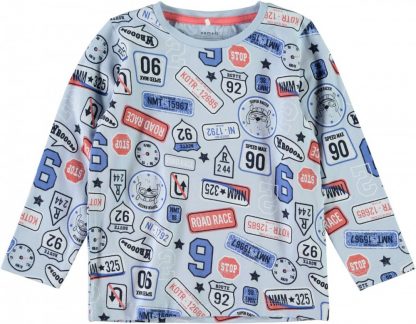 Name It Lys blå genser med veiskilt! – Mio Trend