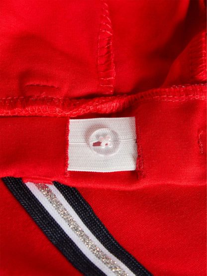 Rød bukse med stripe