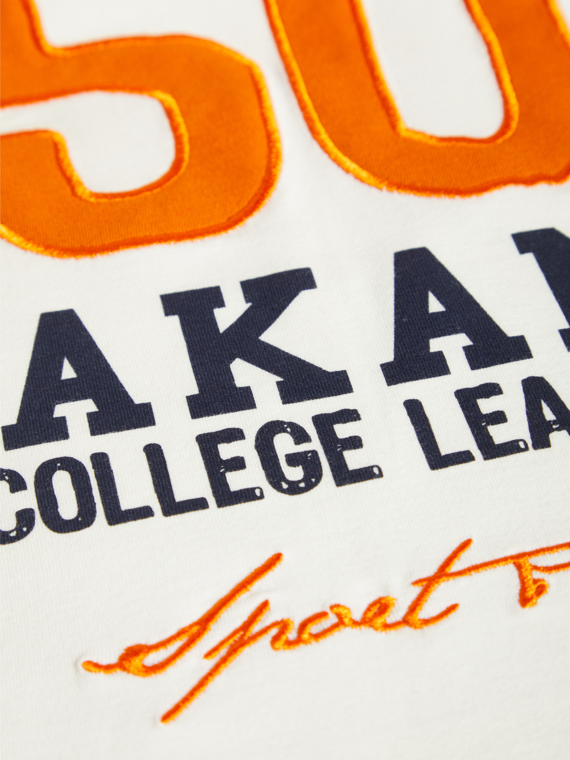 Hvit genser med print