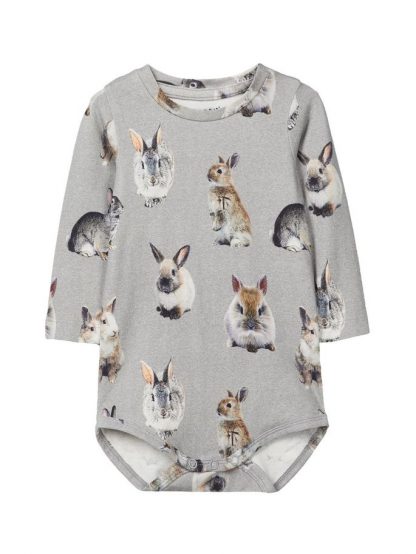 Name It baby body – Name It grå body med kaniner – Mio Trend