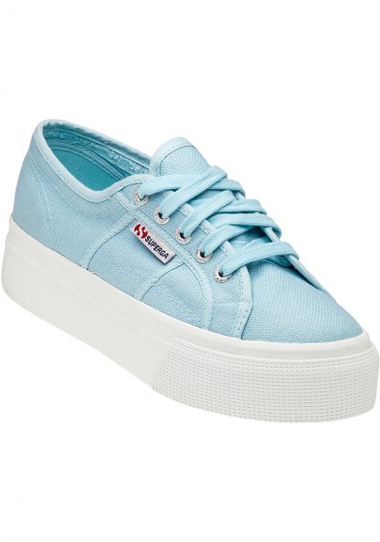 Superga lyse blå sko – Superga lyse blå med platå – Mio Trend