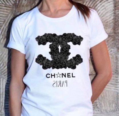 T-skjorte Chanel – Pusher Agency Chanel t-skjorte Black Roses – Mio Trend