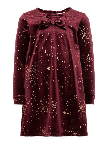 Julekjole barn, burgunder kjole med gullstjerner. – Name It kjole med gullstjerner Robba – Mio Trend
