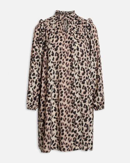 Leopardkjole Sisters Point – Sisters Point oversizet kjole leoprint Esma – Mio Trend