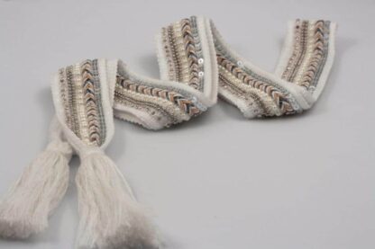 Nora Norway knytebelte – Nora Norway accessories knytebelte hvit med perler – Mio Trend