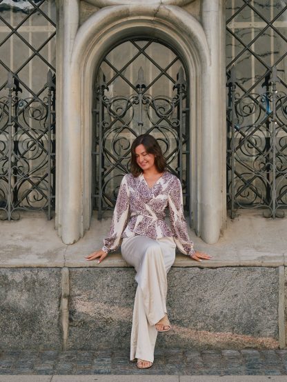 Rista Paisley drop blouse, burgundery - Image 4