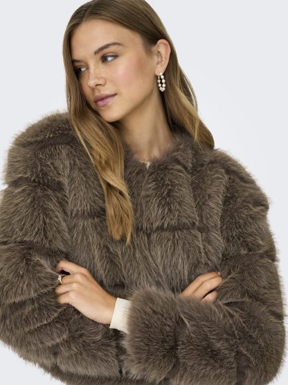 JDYOFELIA FAUX FUR JACKET OTW SIE - Image 4