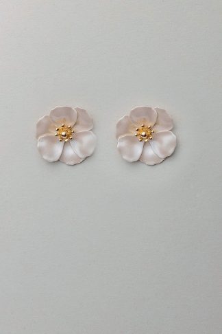 Flower small earrings Pearl Beige