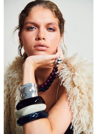 Big square bracelet, solid black