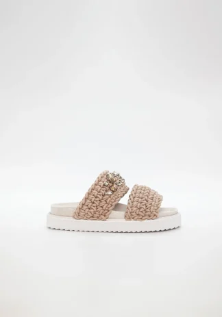 Beige sandal "flettet"