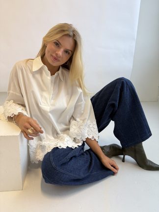 Klara embrodery shirt white