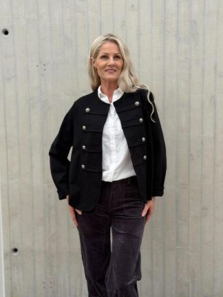 Julia jakke sort